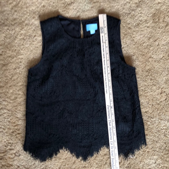 CeCe lace sleeveless top - Picture 3 of 7